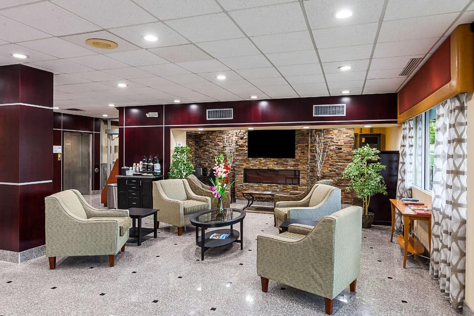 Quality Inn & Suites Cincinnati Downtown Area Hotel in Cincinnati