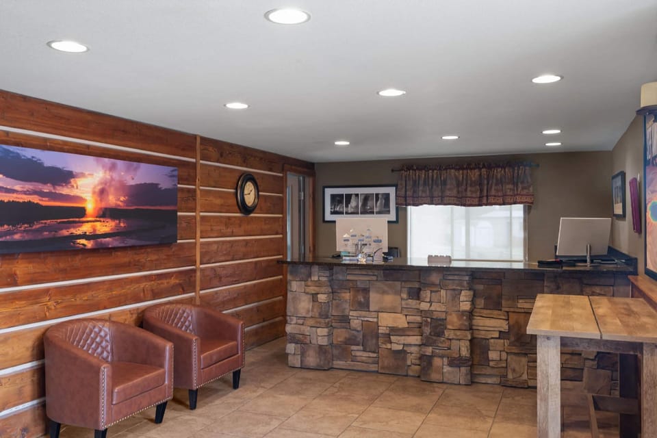 Travelodge by Wyndham Gardiner Yellowstone Park North Entr Hotel in Gardiner