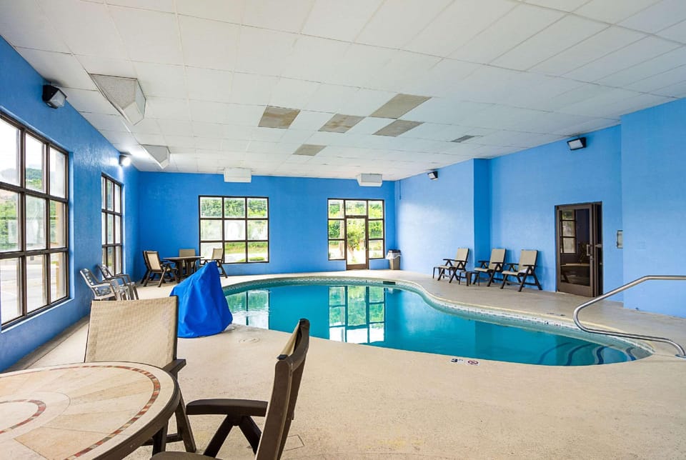 Quality Inn & Suites Chattanooga West near Lookout Mountain Hotel in Chattanooga