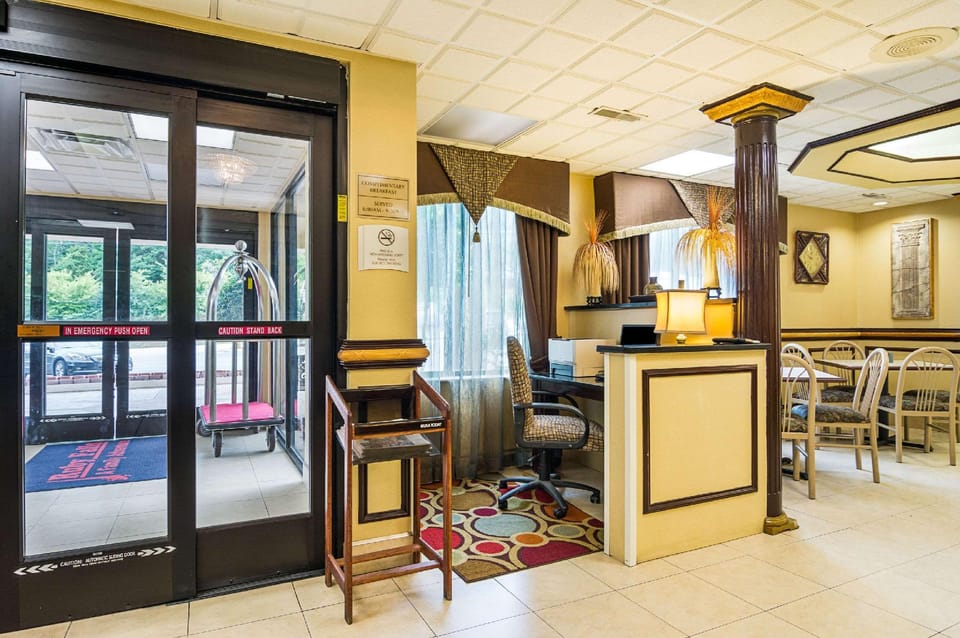 Quality Inn & Suites Chattanooga West near Lookout Mountain Hotel in Chattanooga