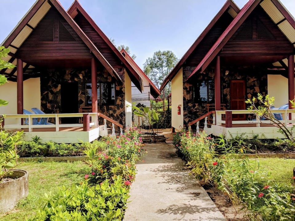 Lanta Summer House Hotel in Sala Dan