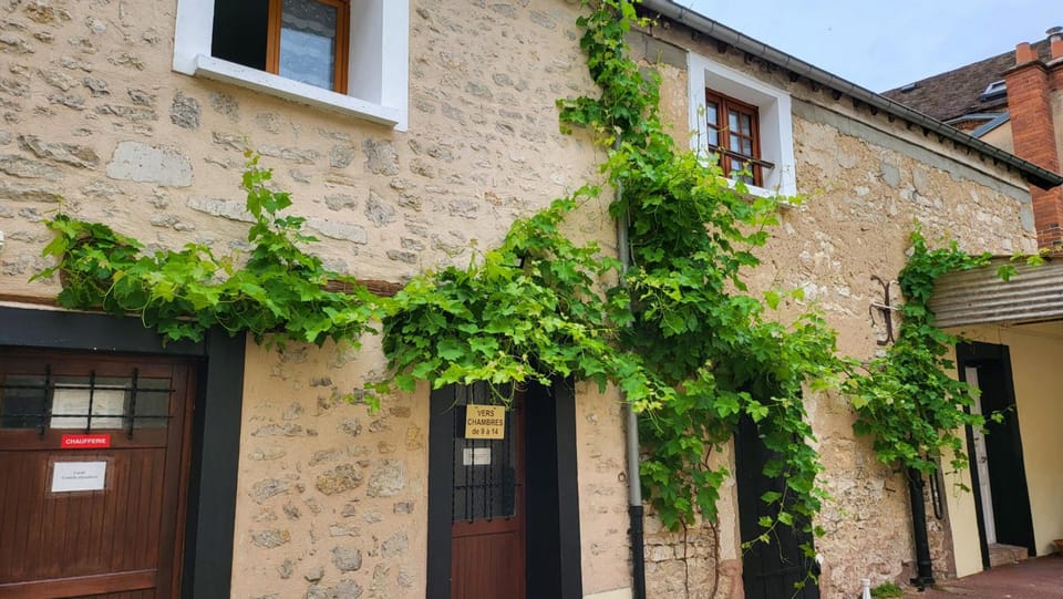 Auberge de La Vielle Halle Hotel in Île-de-France