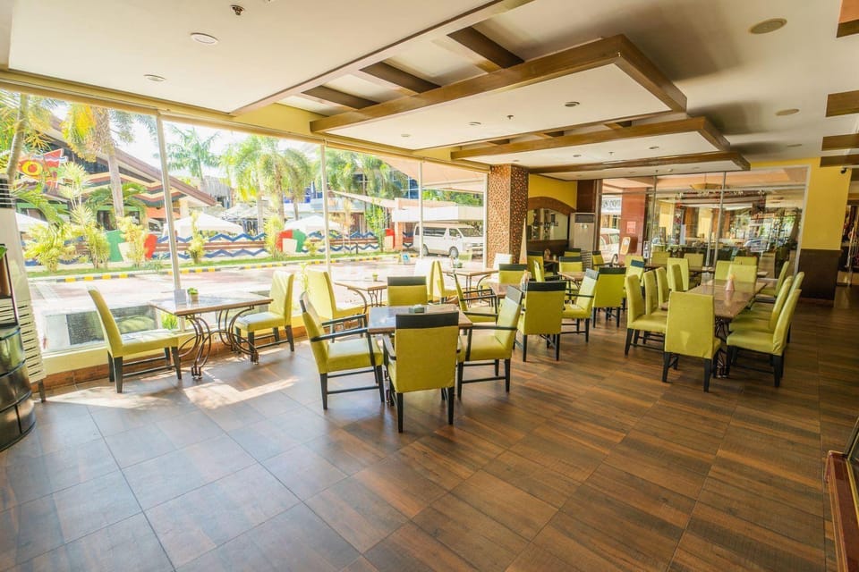 Mo2 Westown Hotel and Resort Hotel in Iloilo City