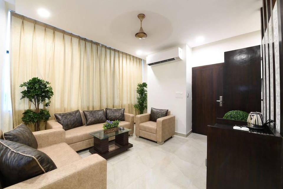 Madhav Muskan Residency Hotel in Uttar Pradesh
