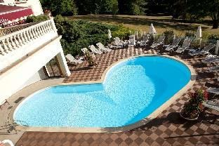 Chateau du Chemin de la Tour Hotel in Île-de-France