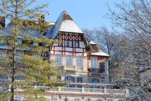 Chateau du Chemin de la Tour Hotel in Île-de-France