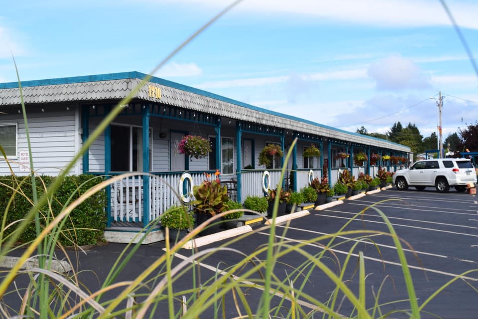 Mermaid Inn Motel in Long Beach