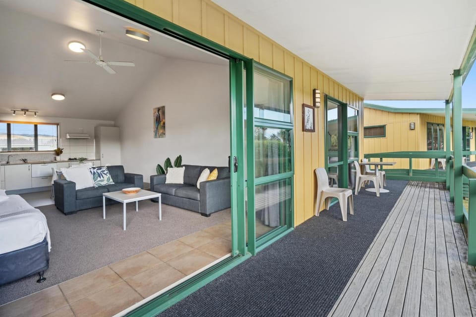 Miranda Holiday Park Hotel Hotel in Waikato