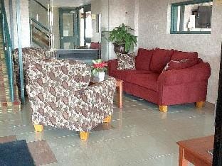 Howard Johnson Express Inn Windsor Airport Hotel in Windsor