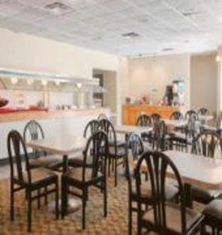 Howard Johnson Express Inn Windsor Airport Hotel in Windsor