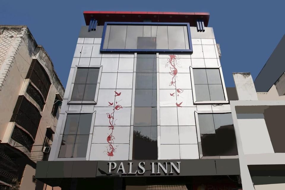 Pals Inn Hotel in New Delhi