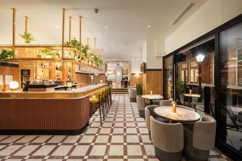 Bar/lounge