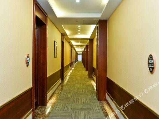 Jinjiang Inn Style (Shanghai Pudong Airport Town) Hotel in Shanghai