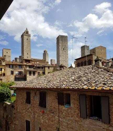 Contemporary Rooms Hotel in San Gimignano