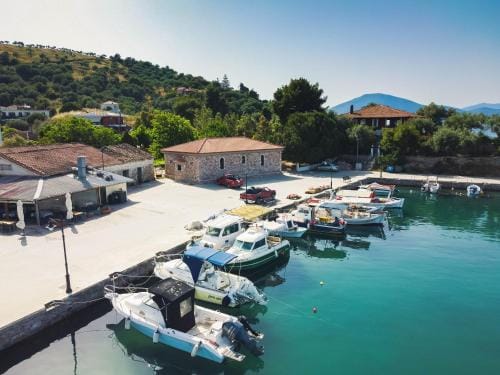 Kiki's Apartments Hotel in Euboea