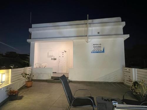 Apollo Rooms by Albert's Apartment Hotel in Larnaca