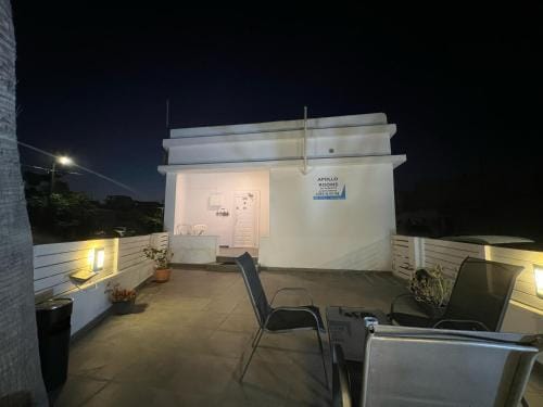 Apollo Rooms by Albert's Apartment Hotel in Larnaca