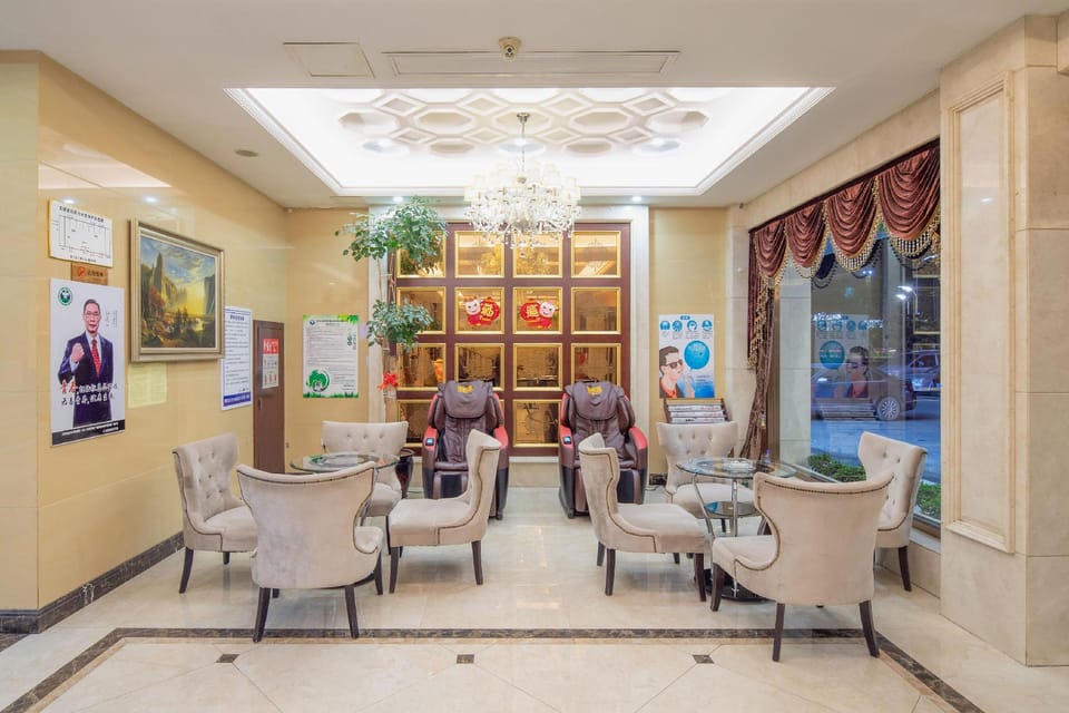 Longyi Hotel (Yiwu Yisanli Aegean Shopping Park) Hotel in Hangzhou