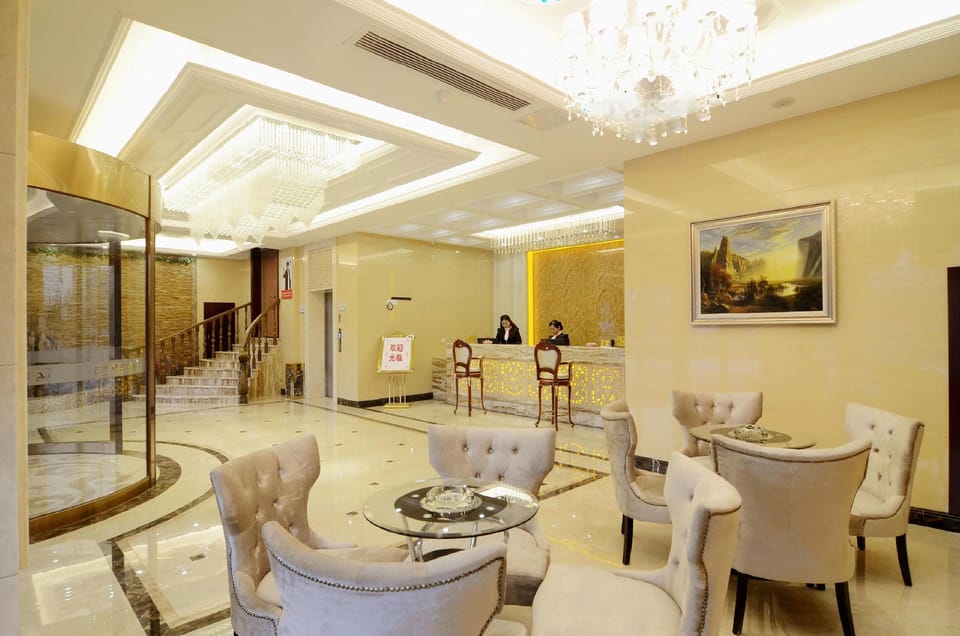 Longyi Hotel (Yiwu Yisanli Aegean Shopping Park) Hotel in Hangzhou