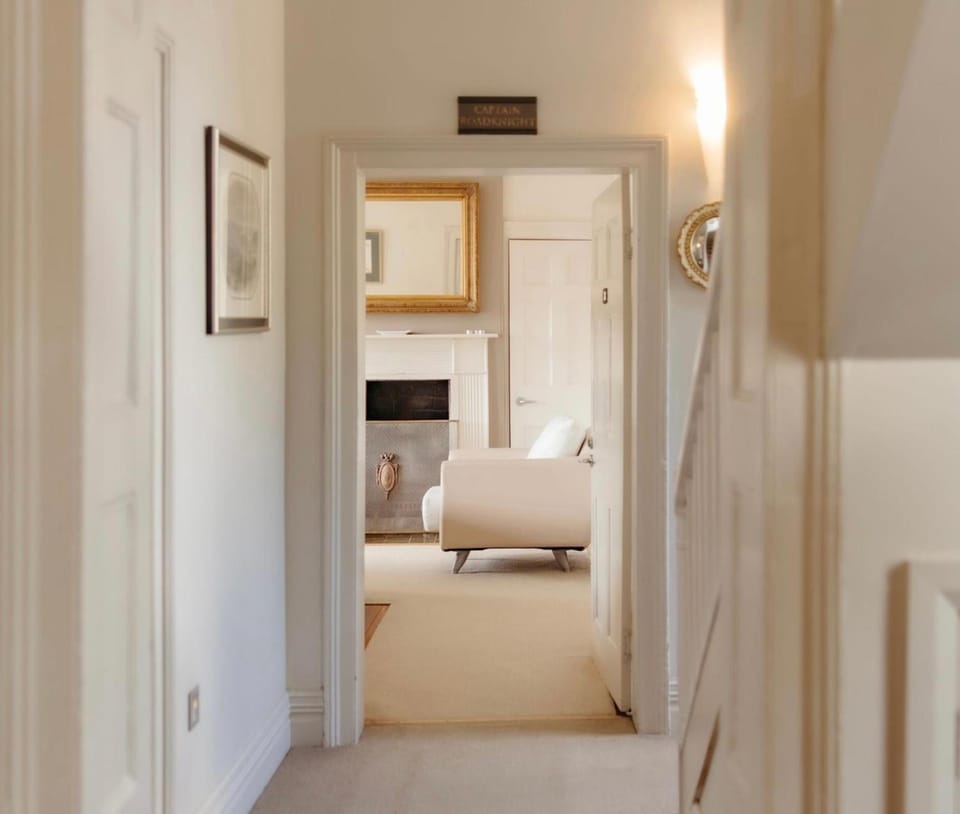 The Woodbridge Waterfront Rooms Hotel in New Norfolk