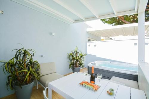 Prime Blue Suite - Appartamenti con jacuzzi privata Hotel in Riccione