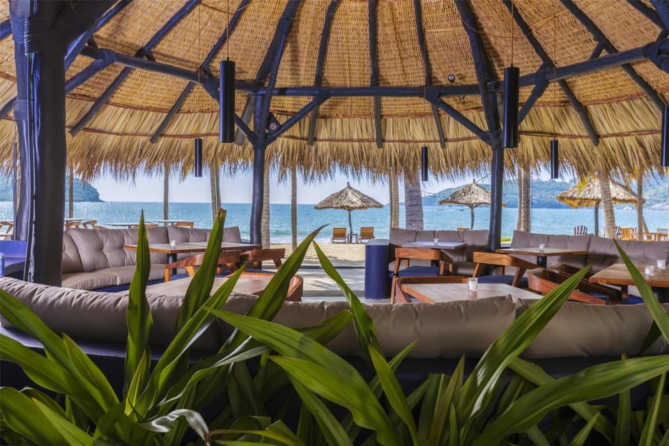 Thompson Zihuatanejo, A Beach Resort, by Hyatt Hotel in Zihuatanejo