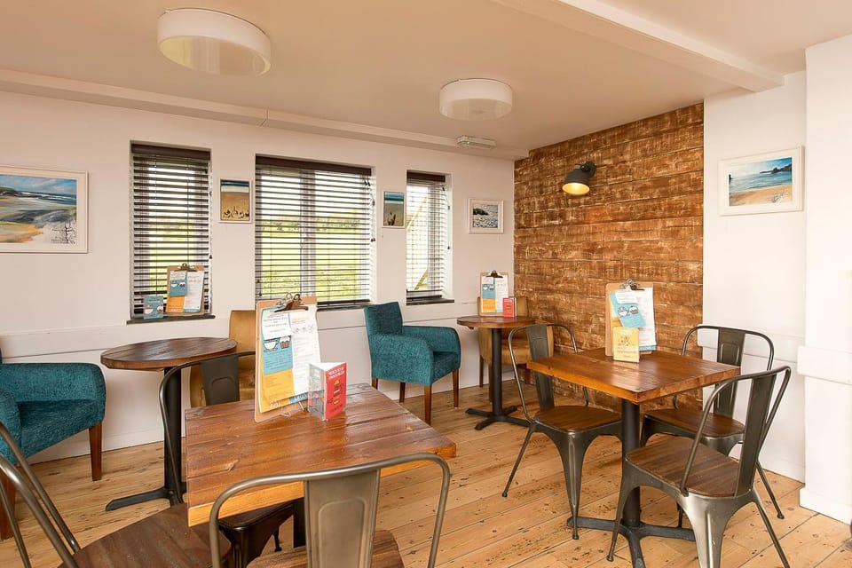 Hostel YHA Treyarnon Bay Hostel in England