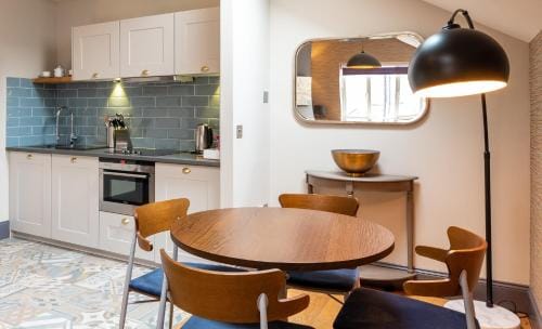 The Lawrance Luxury Aparthotel - Harrogate Hotel in Harrogate