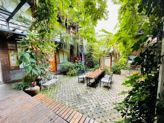 Shuanglang Lanying Inn Hotel in China