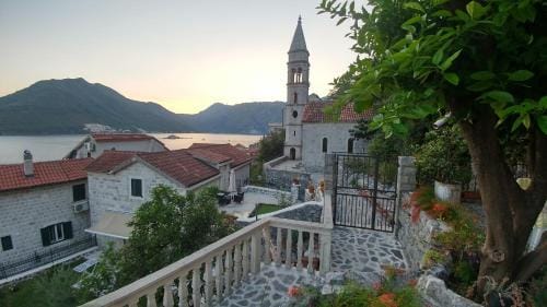 BellaVistaZmukic Guesthouse Hotel in Kotor Municipality