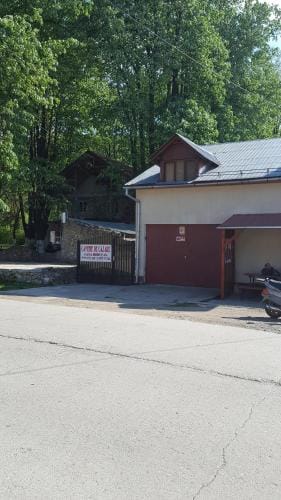 Casa Borcean Lodge in Serbia