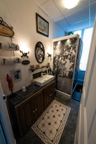 Chambre Bounty, B&B, cuisine privee, lit queen size, terrasse, parking, garage Hotel in Auvergne-Rhône-Alpes