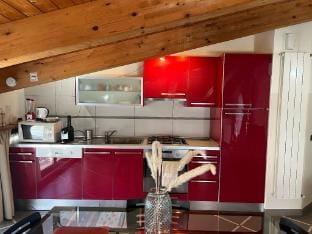 Comfortable attic with parking space in Chiavari Hotel in Chiavari