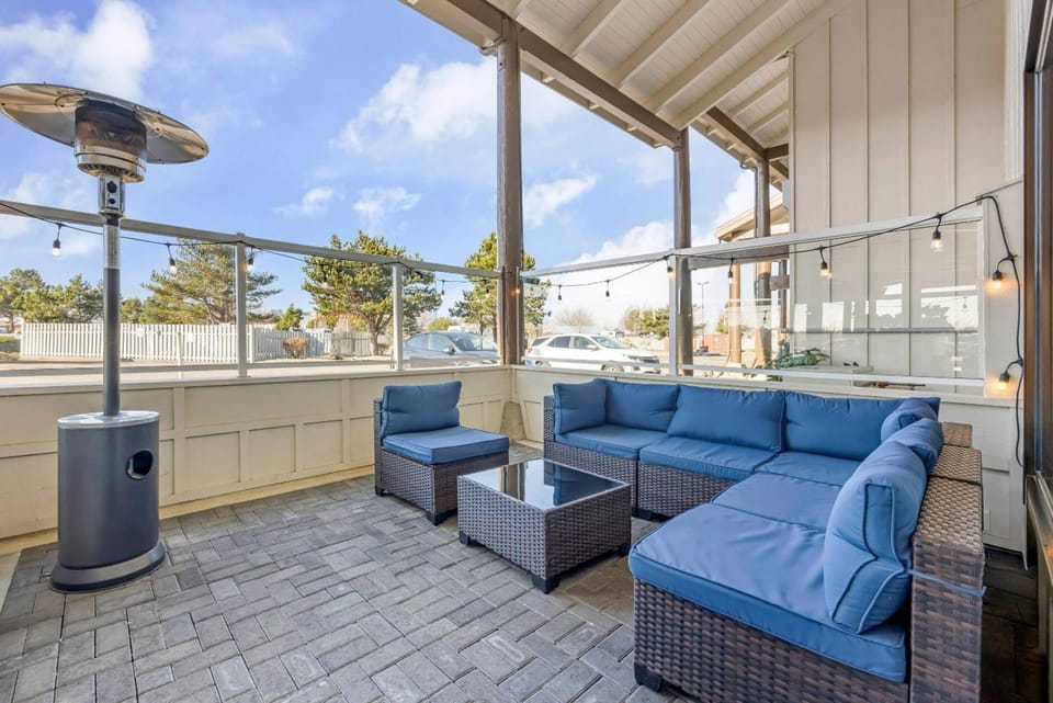Edgewater Inn and Suites, an Ascend Collection Hotel Inn in Coos Bay