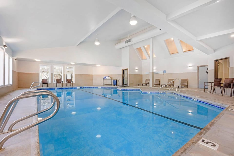 Edgewater Inn and Suites, an Ascend Collection Hotel Inn in Coos Bay