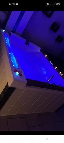 Loft avec Baignoire SPA LEcrin Romantique Hotel in Hauts-de-France
