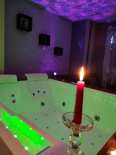 Loft avec Baignoire SPA LEcrin Romantique Hotel in Hauts-de-France