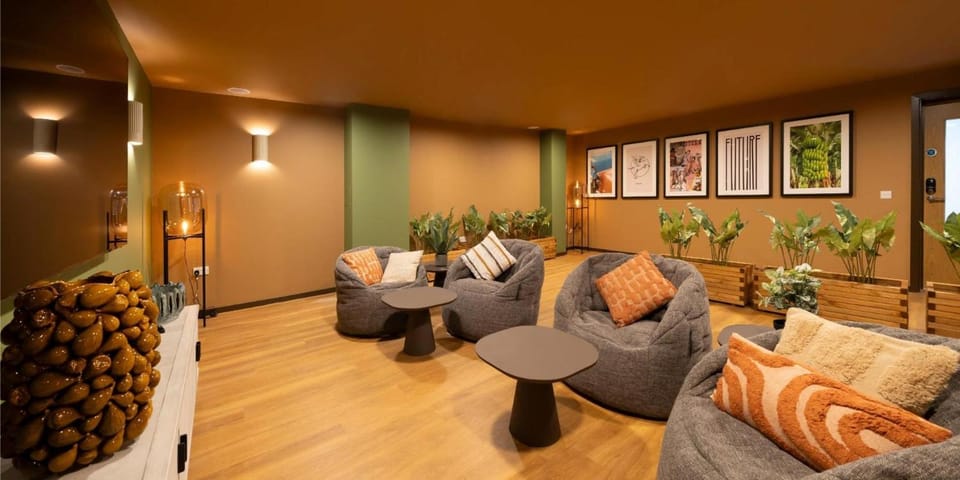 For Student Only Canvas Glasgow Hotel in Glasgow