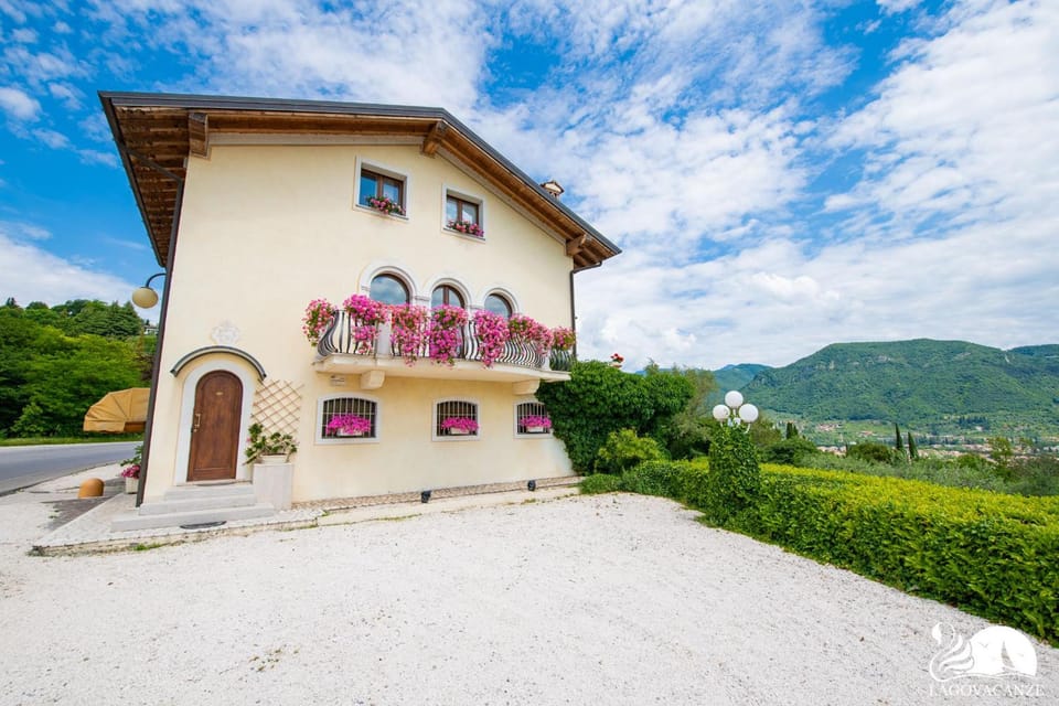 Feeling House Hotel in Salo