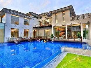 Yinyao Qinglu Hengdian Xingshu Hostel Hotel in Zhejiang