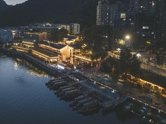 Luotong Jiuxing Fishing Village Hotel in Hangzhou
