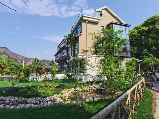 Houshan Courtyard Hotel in Zhejiang