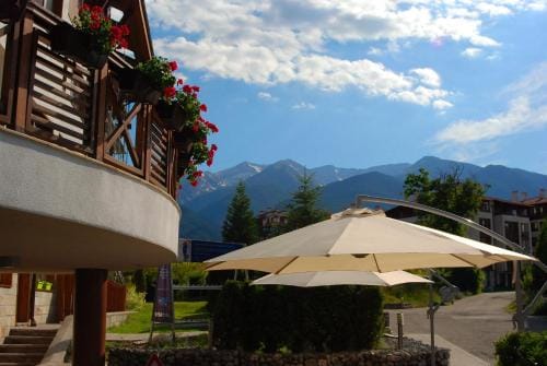 White Lavina - Ski, Bike, Hike Hotel in Bansko