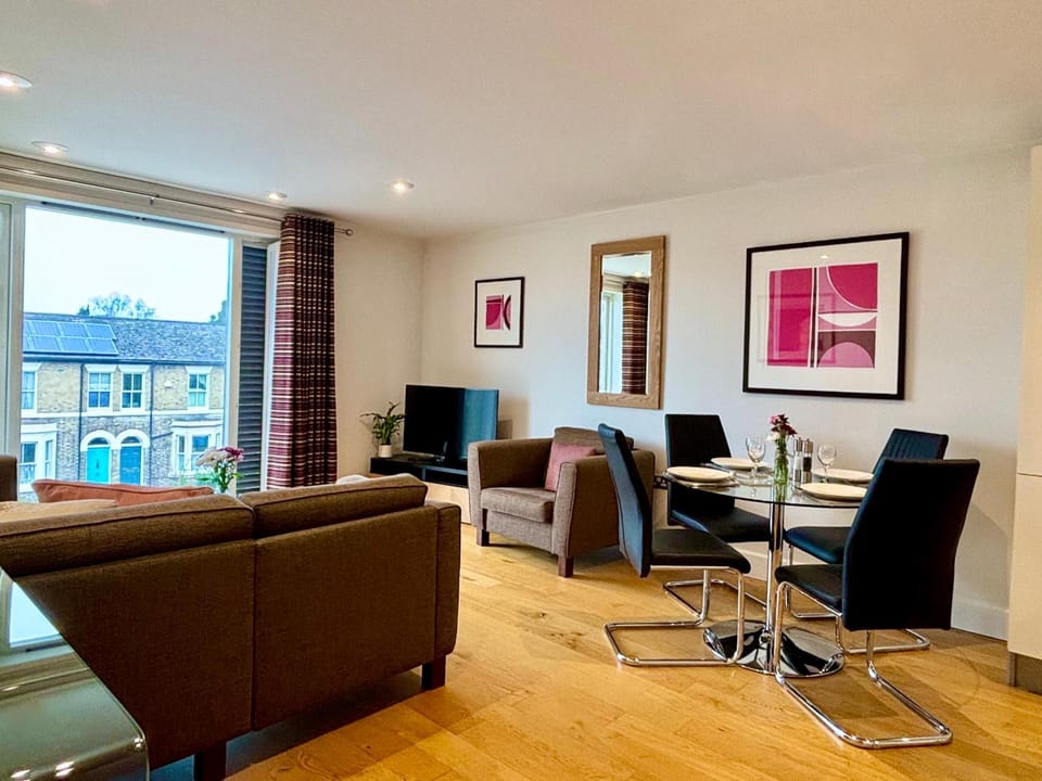 Your Space Apartments - The Hamilton's Hotel in Cambridge