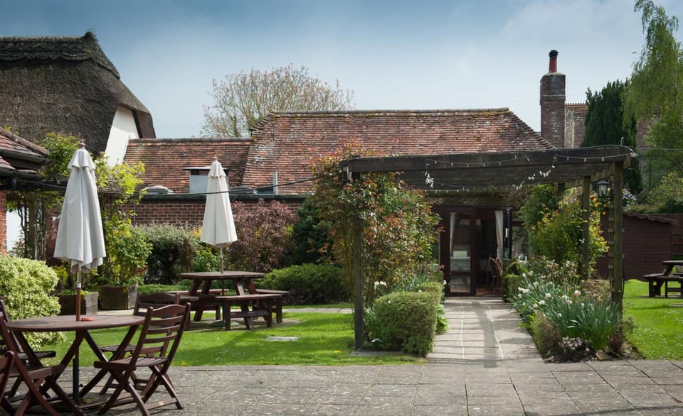 The Langton Arms Inn in East Dorset District