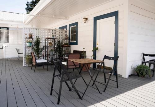 Smiley's Saloon & Hotel Inn in Bolinas