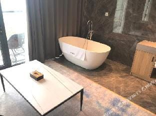 Minghujian Farmhouse Hotel in Zhejiang