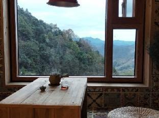 Mountaintop Coffee Inn Hotel in Hangzhou