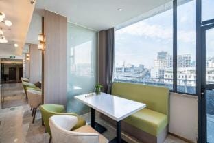 Wuhu Cloud Hotel(Wuhu Eye Hospital Zhongjiang Bridge) Hotel in Nanjing