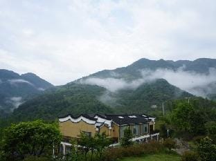 Tonglu Duyouchu Wenquan Homestay (OMG Heartbeat Paradise) Hotel in Hangzhou